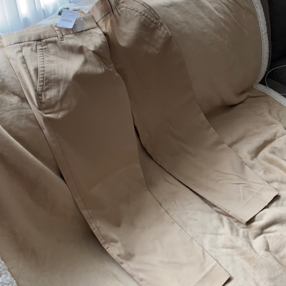 Kakhi capris never worn